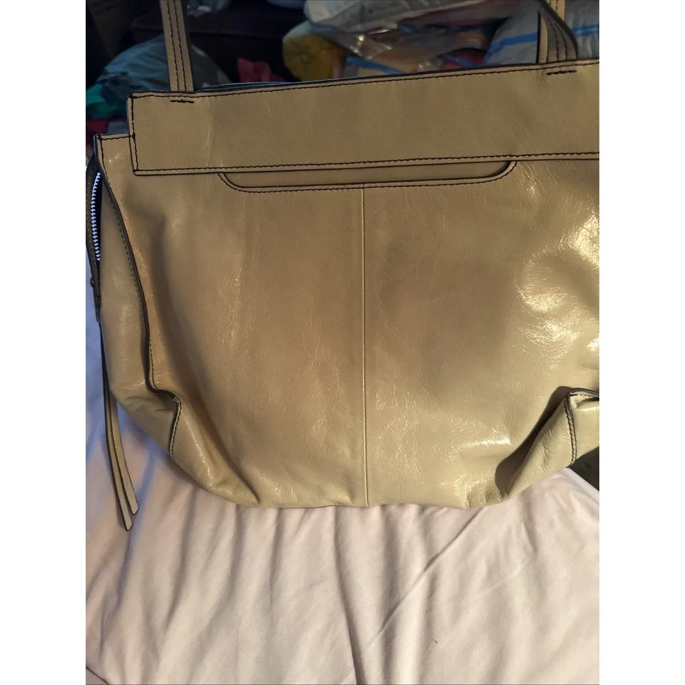 Hobo Affinity Leather Handbag Beige/stone With Brown Stitching